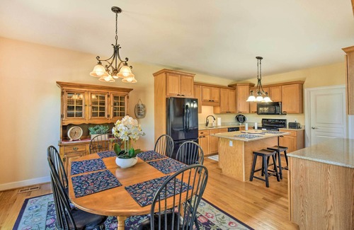 Seneca Casa | Spacious Seneca House ~ 7 Mi to Lake Keowee!