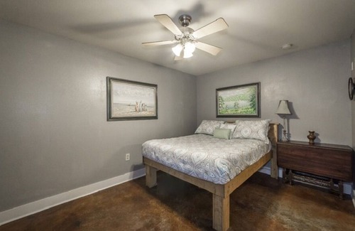 Higden Casa | Spacious, Serene Greers Ferry Lake Getaway w/ lake access