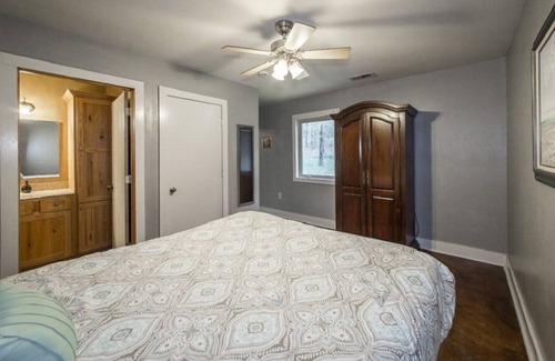 Higden Casa | Spacious, Serene Greers Ferry Lake Getaway w/ lake access