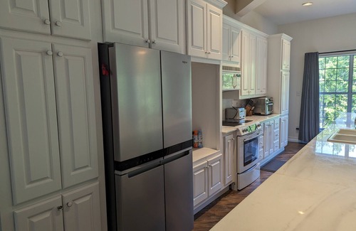 Maryville Casa | Spacious, serene retreat in the foothills of the Smokies- close to the Dragon!