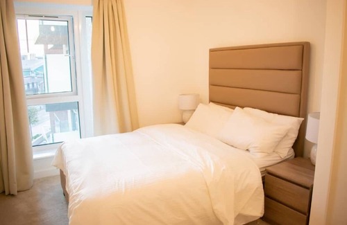 Whittington Apartamento | spacious service apartment five minutes walk to Royal Air Force Museum London