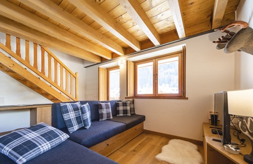 La Thuile Apartamento | Spacious Serviced 3 Bedroom home in Jardin Des Alpes Complex-5* Montana Lodge