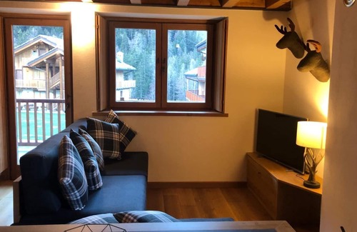 La Thuile Apartamento | Spacious Serviced 3 Bedroom home in Jardin Des Alpes Complex-5* Montana Lodge