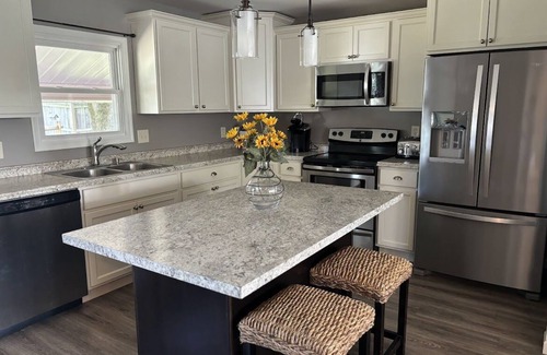 Bellefonte Casa | Spacious Single Family Home ~ Close to Penn State with Happy Valley Hospitality