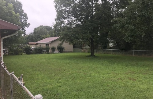 Cleveland Casa | Spacious Single-family King w/Big Shaded Yard