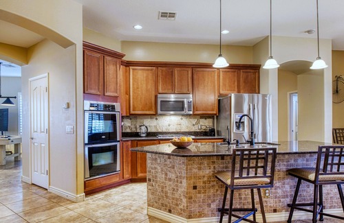 Fireside at Norterra Casa | Spacious single story 3-bed 3-bath home. Warm & Relaxing, 1 mi 2 highway!
