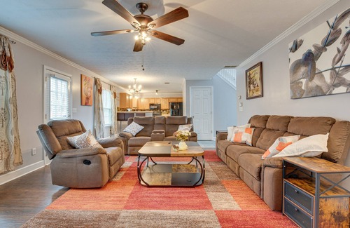 Snellville Casa | Spacious Snellville Home w/ Yard: 28 Mi to Atlanta