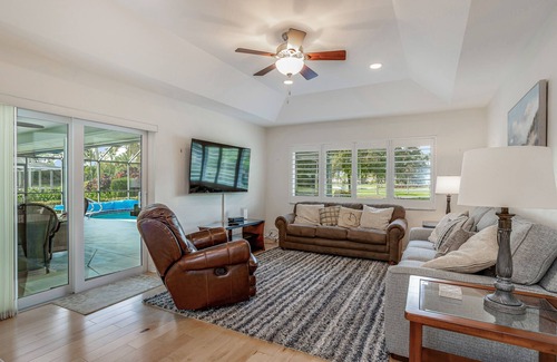 Lely Golf Estates Casa | Spacious, Snowbird-Friendly Gem with Golf Course & Pond View plus a Private Pool