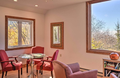 Snowshoe Cabina | Spacious Snowshoe Cabin w/ Sunset Mtn Views!