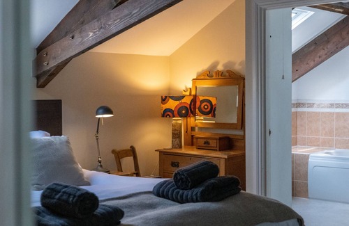 Chillington Otro | Spacious South Devon barn - large garden, stunning beaches, perfect for families