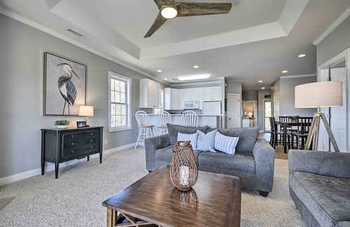 St. James Condominio | Spacious Southport Condo w/ Balcony!