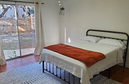 Leon Valley Casa | Spacious Spanish Villa with Pool and covered patios sleeps 16!