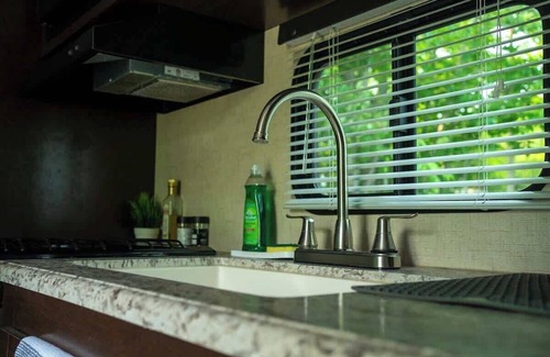 Miller Lake Casa | Spacious Sportsman RV | Luxury Glamping by Grotto