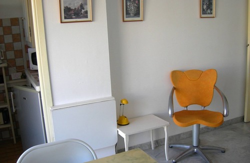 Les Baumettes Apartamento | Spacious studio and garage 5 minutes' walk from the beach