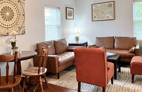 Bolivar Apartamento | Spacious studio apartment with 2 twin beds, centrally located