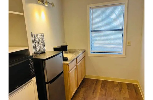 Moss Apartamento | Spacious studio apt. Super clean,quiet,and quaint.