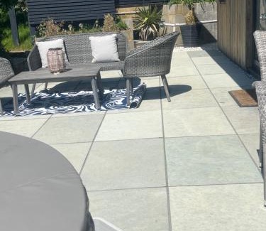 Bishopstone Apartamento | Spacious Studio Cabin with Sea/Downs views Sole Use of HotTub in Seaford