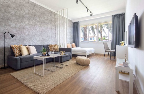 Dubai Investment Park Apartamento | Cozy Spacious Studio in Lake Apartments - Sleeps 3