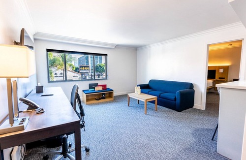 Westlake South Apartamento | Spacious Studio near Downtown LA