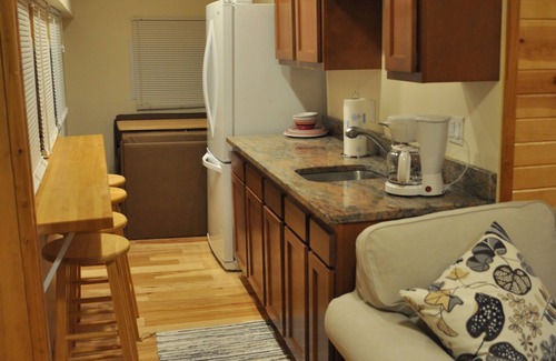 Frederick Apartamento | Amplio estudio en el río Monocacy, para 4 personas, baño completo, cocina americana.