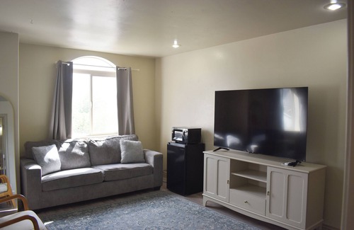 Orem Apartamento | Spacious Studio Retreat I Century