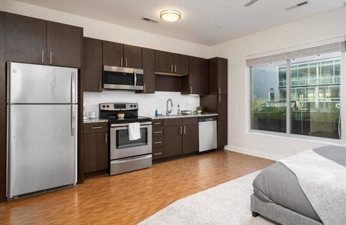 Grandview Heights Apartamento | Spacious Studio with great amenities