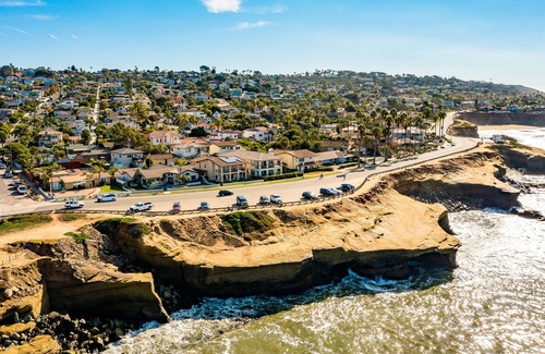 Sunset Cliffs Casa | Spacious studio with ocean-view deck and grill