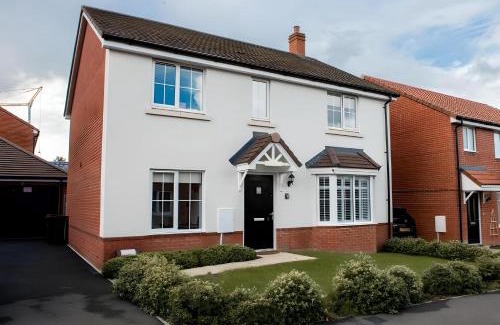 Southampton Apartamento | Spacious & Stylish 4-Bed House with Hot Tub in Prime Location