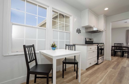 Midway City Casa | Spacious & Stylish 4BR Home near Huntington Beach