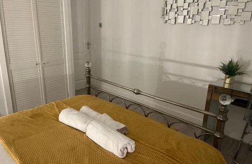 Waddon Apartamento | Spacious stylish apartment Croydon