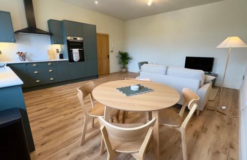Ross-on-Wye Apartamento | Spacious & stylish riverside apartment in Ross on Wye