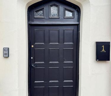 Ross-on-Wye Apartamento | Spacious & stylish riverside apartment in Ross on Wye