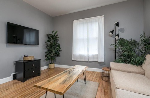 Little City Casa | Spacious & Stylish Stay In Bangor