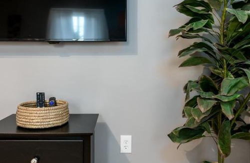 Little City Casa | Spacious & Stylish Stay In Bangor