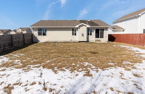 Waukee Casa | Spacious suburban ranch, pet friendly