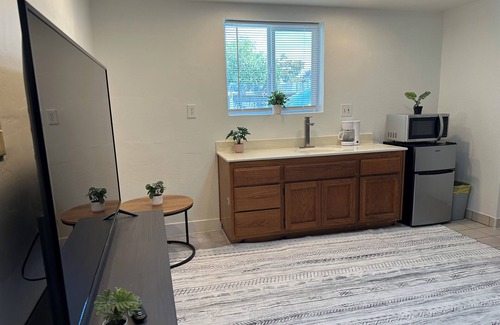 Arden-Arcade Casa | Spacious Suite E