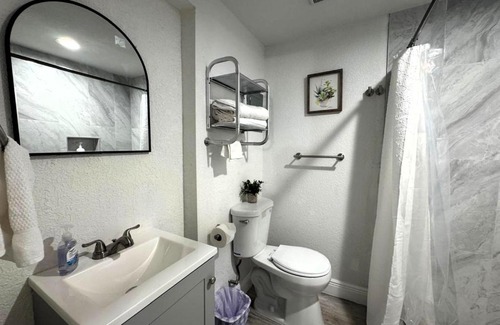 Old Seminole Heights Casa | Spacious Suite in Tampa