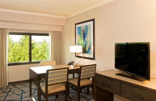 Greenway Casa | Spacious suites near Washington Square