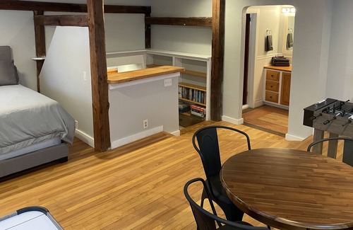 Sunapee Casa | ★Spacious Sunapee Harbor Village Home w/ King Bed