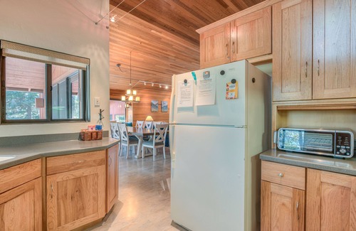 Overlook Park Casa | Spacious 3BR Sunriver Home Game Room, Golf Course View,10 SHARC ,Sleeps 10+