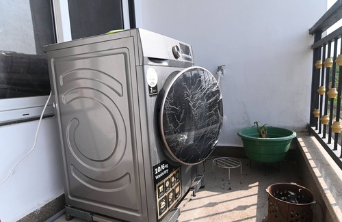 Chhatarpur Apartamento | Spacious & Sustainable 3-bedroom apartment in Chattarpur,New Delhi with AC, WiFi