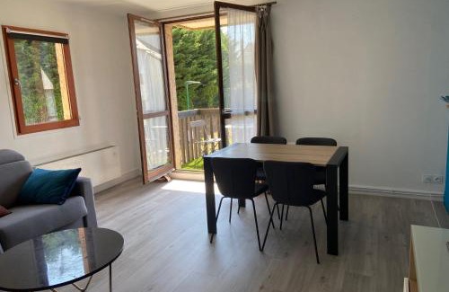 Touques Apartamento | Spacious T3 with balcony - close to town center