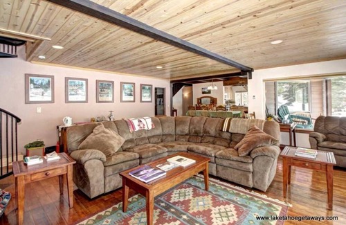 North Upper Truckee Casa | Upgrade Tahoe Chalet 4 Habitaciones / 3 Baños