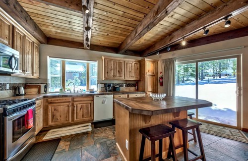 North Upper Truckee Casa | Upgrade Tahoe Chalet 4 Habitaciones / 3 Baños