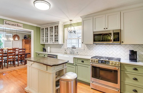 Greenville - Spartanburg Casa | Spacious Taylors Home ~ 5 Mi to Dtwn Greenville!