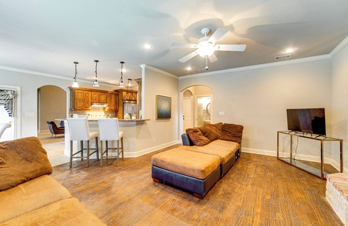 Sunnyvale Casa | Spacious Texas Retreat w/Community Pool