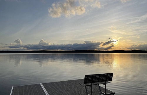 Crandon Cabaña | Spacious, three bedroom cottage on beautiful Lake Metonga.