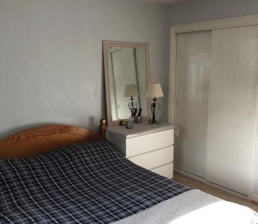Tremorfa Casa | Spacious Tidy Room