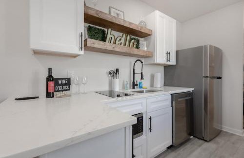Church Street Casa | Spacious Tiny Home By Airport-Free Prkng-Fast WiFi