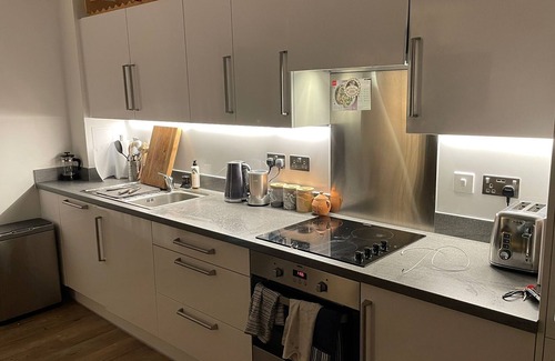 Wandle Valley Apartamento | Spacious Top Floor 1 Bed Apartment (24 mins to Victoria)